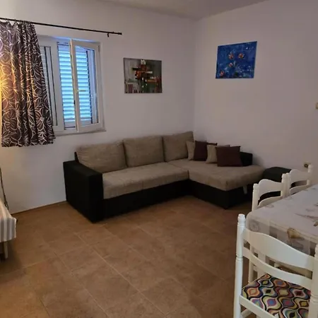 Gogi Trogir