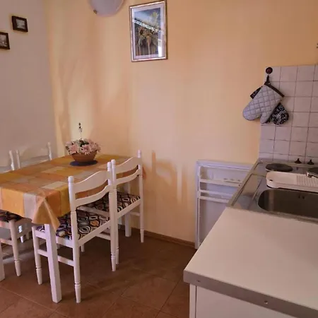 Gogi Apartament *